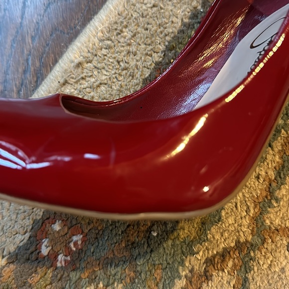 Jessica Simpson red patent leather pumps size 7.5 - Picture 7 of 7